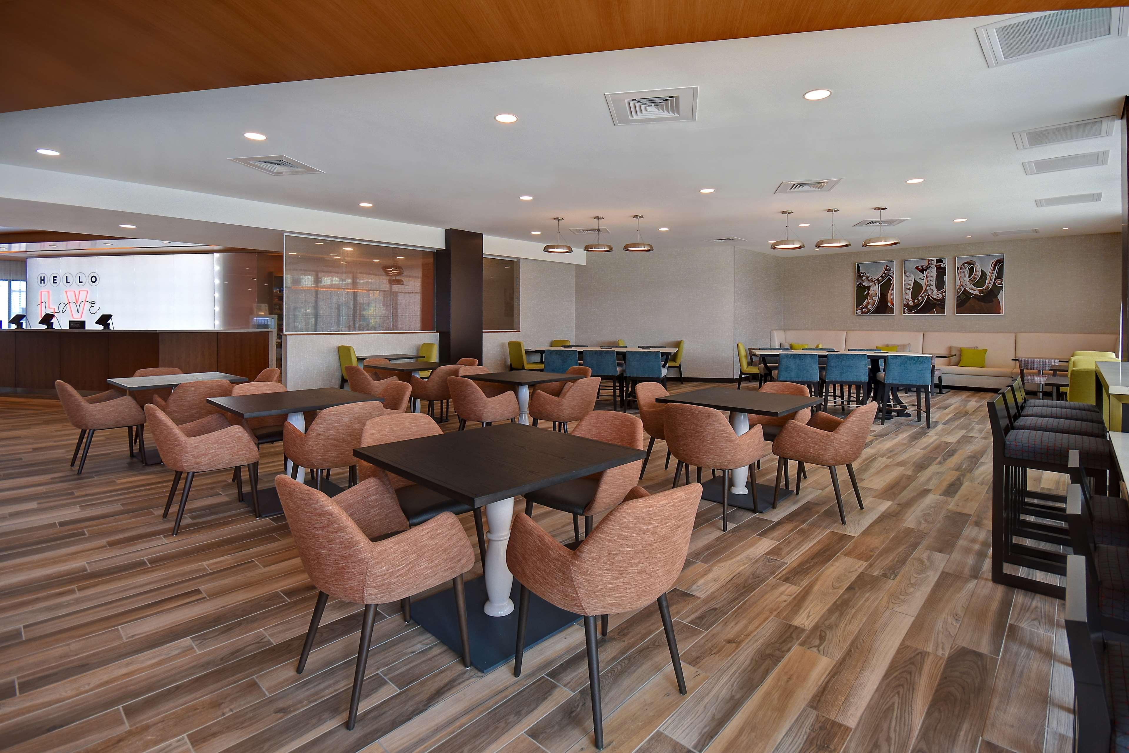 Hampton Inn & Suites Las Vegas Convention Center - No Resort Fee מראה חיצוני תמונה